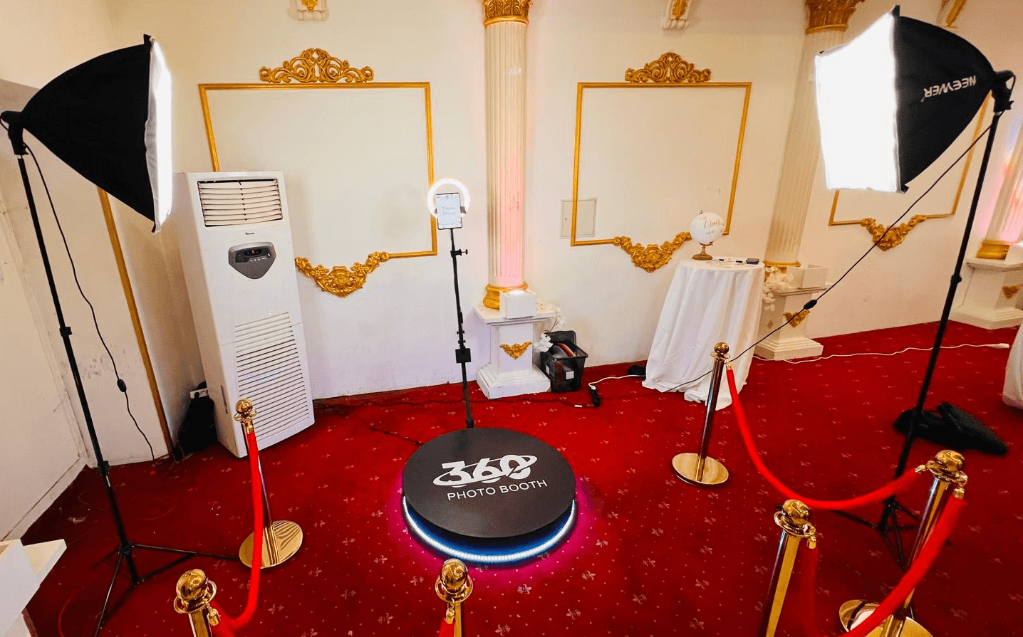 360 Photo Booth Setup mit professioneller Beleuchtung